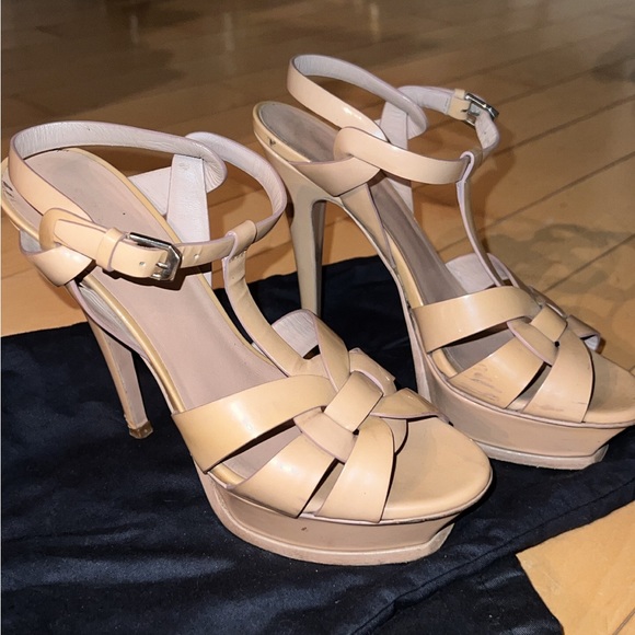 YSL TRIBUTE PLATFORM SANDALS IN PATENT LEATHER - Picture 2 of 3